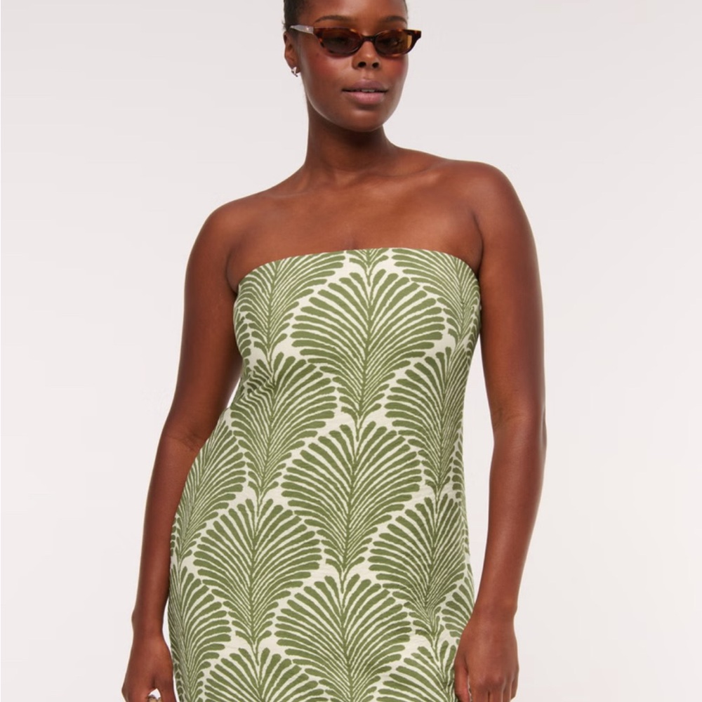 Abercrombie & Fitch Strapless Green and Cream Patterned Dress